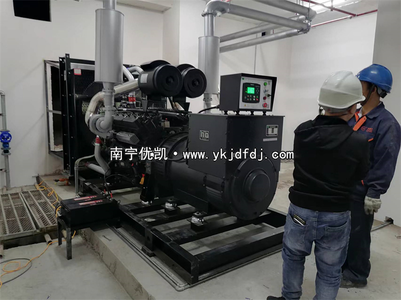 2023年11月17日，河池宜州項(xiàng)目550kw凱普柴油發(fā)電機(jī)組安裝調(diào)試